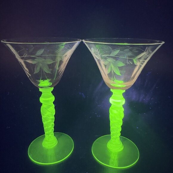 Vintage Uranium Stemware Glasses Cups Clear Etched UV Glowing Cups Barware Set 3 - Picture 9 of 16